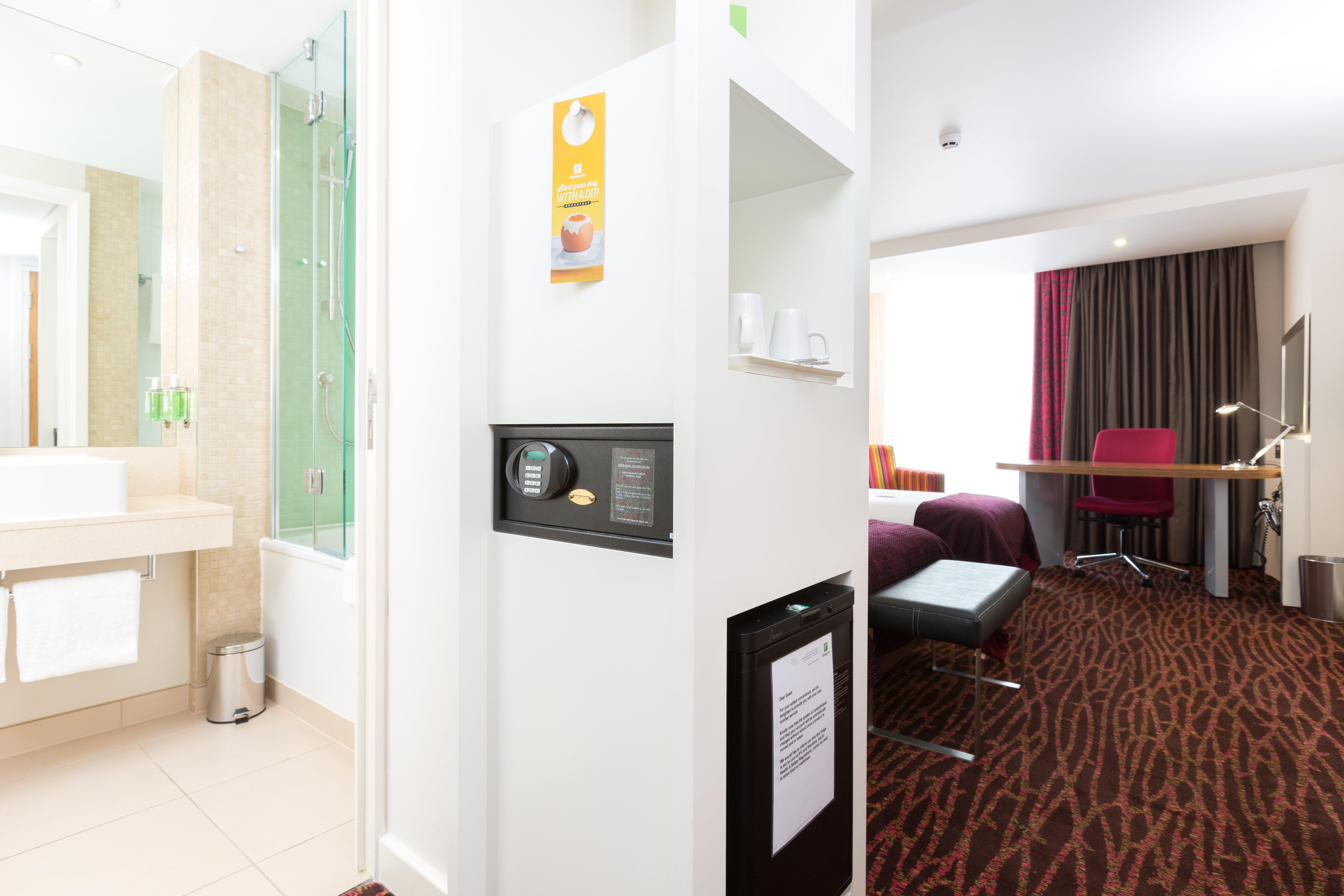 Hotel Manchester-mediacityuk By Ihg 4*